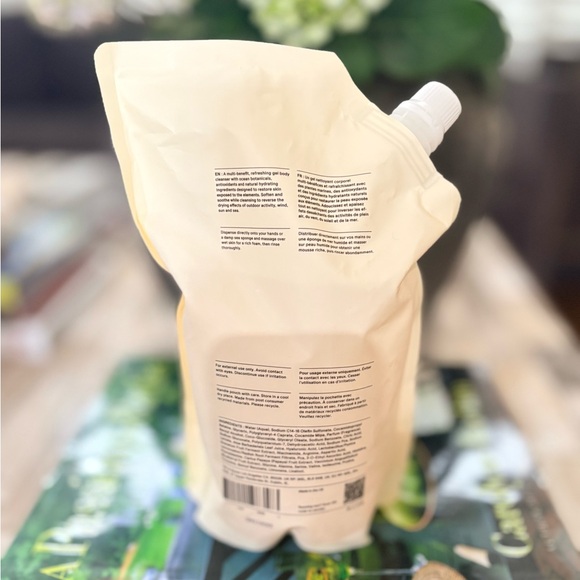 Salt & Stone Body Wash Refill - 32 fl oz / 946 ml - Bergamot & Hinoki NWT - Picture 2 of 3